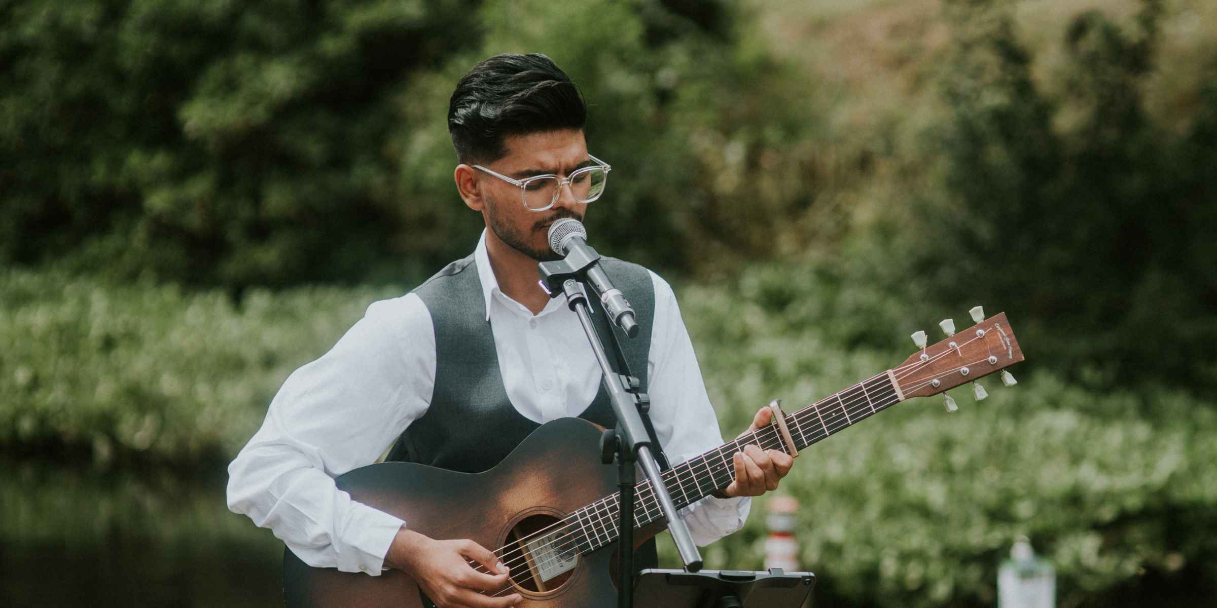 Puskar performing live